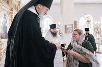 Вручение свидетельств о прохождении курсов по оказанию помощи пациентам в военных госпиталях