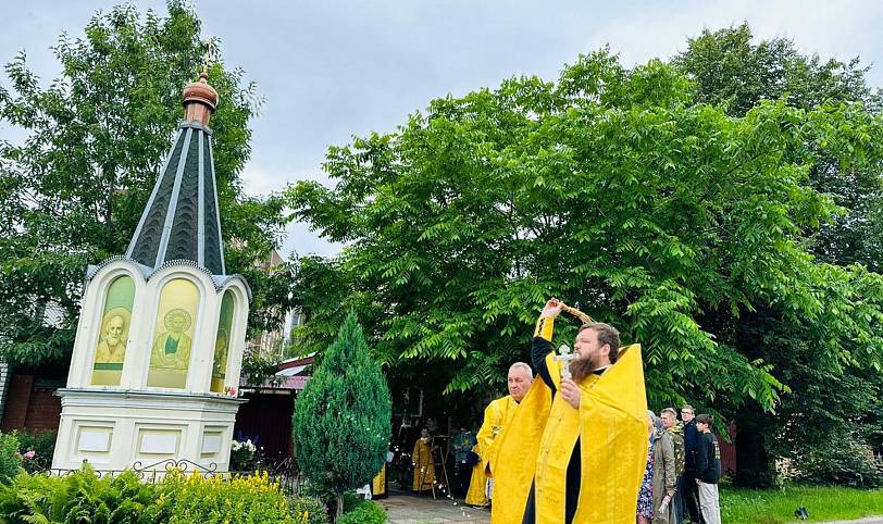 Водосвятный молебен у Петропавловской часовни в Павловском Посаде