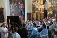 Архиерейское богослужение в Успенском храме на Стромыни 