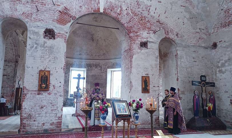 Освящение и установка креста в Воскресенском храме села Ильинский Погост