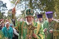 Архиерейское богослужение в Успенском храме села Стромынь 