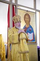 Архиерейское богослужение в Покровском храме деревни Воря-Богородское 