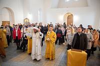 Архиерейское богослужение в Покровском храме деревни Воря-Богородское 