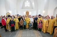 Архиерейское богослужение в Покровском храме деревни Воря-Богородское 