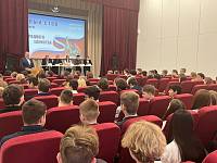 Круглый стол с молодёжью «Мы вместе» в Щёлкове