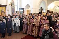 Архиерейское богослужение в храме Новомучеников и исповедников Балашихинских микрорайона Кучино 