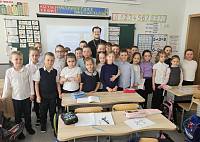 Беседы священника со школьниками в посёлке Краснознаменский