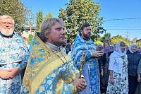 Установка крестов на купола храма иконы Божией Матери «Неупиваемая чаша» села Мизиново