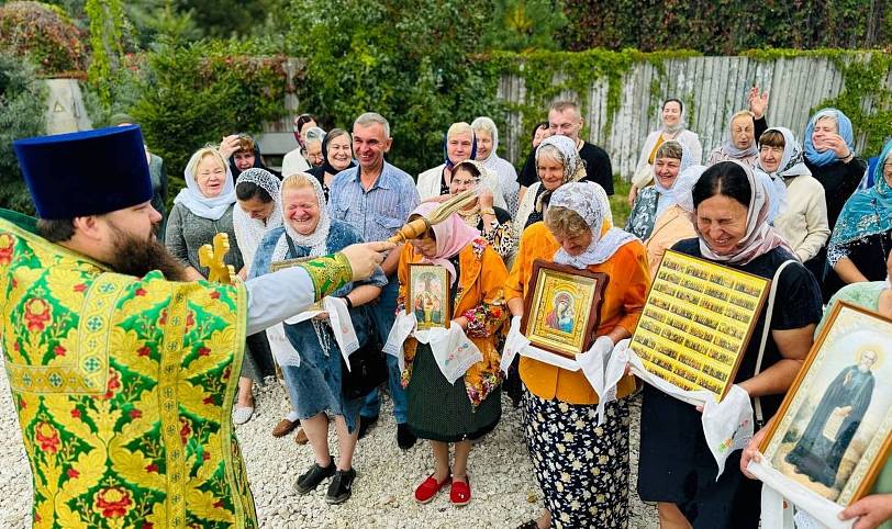 Престольный праздник в Троицком храме деревни Аверкиево