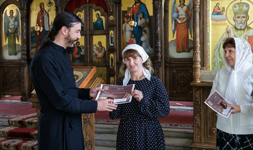 Вручение дипломов и значков участникам акции «Библия за год» в Орехово-Зуеве