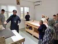 Посещение просфорни при храме святого мученика Иоанна Воина деревни Никифорово учащимися Алексиевской гимназии