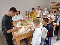 Посещение просфорни при храме святого мученика Иоанна Воина деревни Никифорово учащимися Алексиевской гимназии