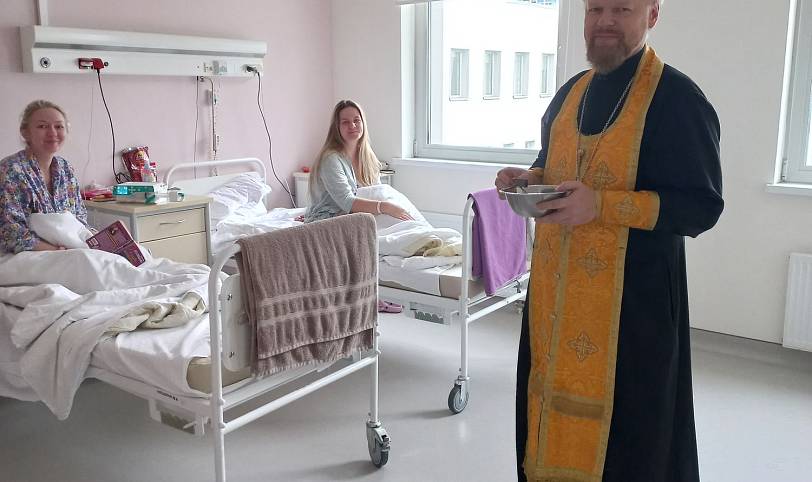 Молебен в отделении гинекологии Щёлковского перинатального центра