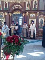 Первая литургия в восстановленном центральном приделе Троицкого храма г. Дрезна