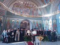 Первая литургия в восстановленном центральном приделе Троицкого храма г. Дрезна