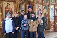 Школьники в Серафимовском храме деревни Юркино