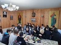 Студенты гуманитарного колледжа в Иоанно-Богословском храме г. Ликино-Дулёво