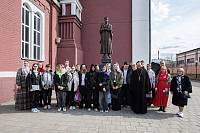 Школьники и студенты в Троицком соборе г. Щёлково