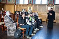 Школьники и студенты в Троицком соборе г. Щёлково