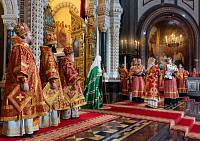 Пасхальная великая вечерня в Храме Христа Спасителя