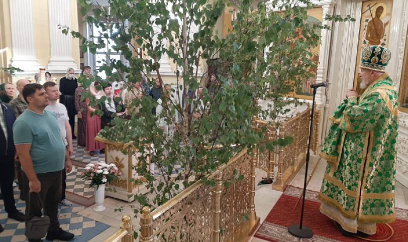 Праздник Святой Троицы в Преображенском кафедральном соборе Балашихи 