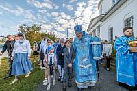 Архиерейское богослужение в Успенском храме деревни Войнова Гора
