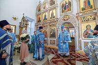 Архиерейское богослужение в Успенском храме деревни Войнова Гора