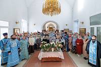 Архиерейское богослужение в Успенском храме деревни Войнова Гора