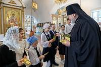 Архиерейское богослужение в Успенском храме деревни Войнова Гора