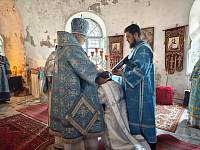 Архиерейское богослужение в Тихвинском храме деревни Евлево