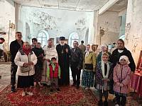 Архиерейское богослужение в Тихвинском храме деревни Евлево