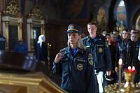 Сотрудники МЧС в Богоявленском соборе Ногинска