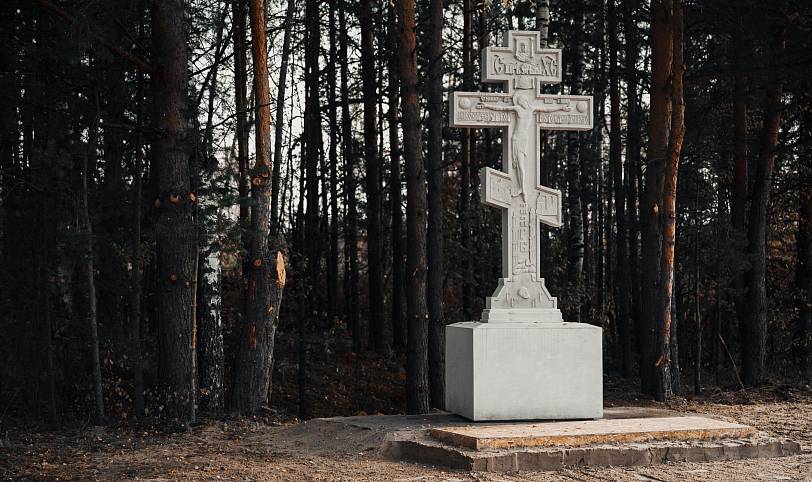 Освящение поклонного креста в деревне Кармолино