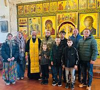 Посещение Троицкого храма деревни Аверкиево спортсменами Федерации единоборств