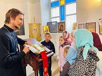 Школьники в Казанском храме деревни Запутное