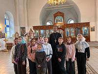 Школьники в Казанском храме деревни Запутное