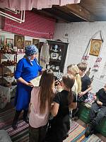 Гимназисты в Иоанно-Богословском храме г. Ликино-Дулёво