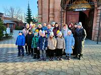 Гимназисты в Иоанно-Богословском храме г. Ликино-Дулёво