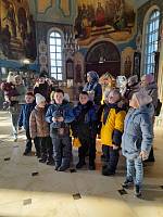 Гимназисты в Иоанно-Богословском храме г. Ликино-Дулёво