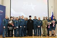 Поздравление с Днём защитника Отечества в микрорайоне ВНИИПО