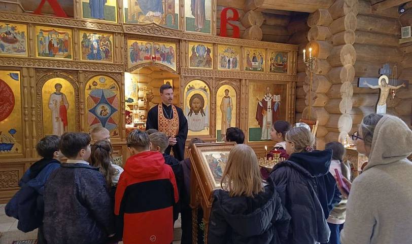 Школьники в Неопалимовском храме Балашихи