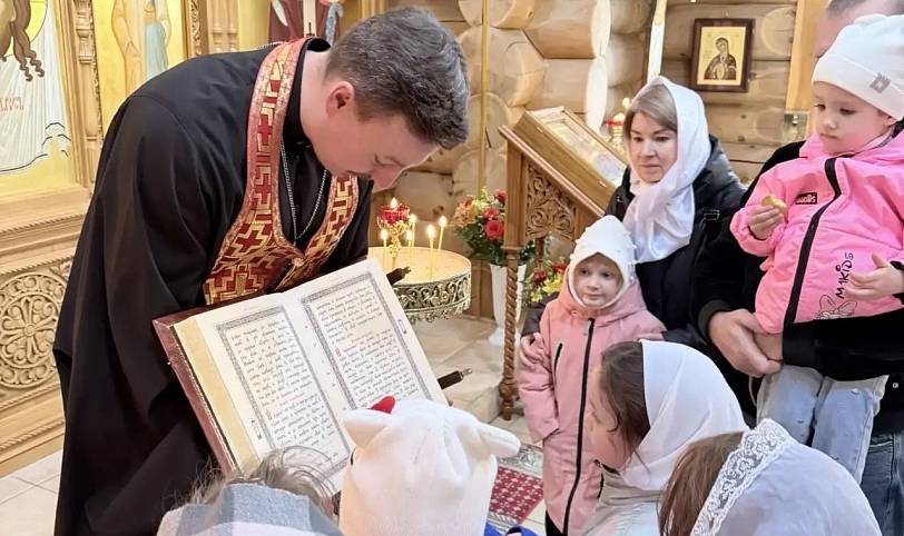 Дошколята в Неопалимовском храме Балашихи