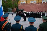 В канун 81-летия Победы Святейший Патриарх Кирилл возложил венок к могиле Неизвестного солдата у Кремлевской стены