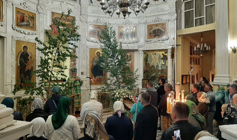Праздник Святой Троицы в Преображенском кафедральном соборе Балашихи 