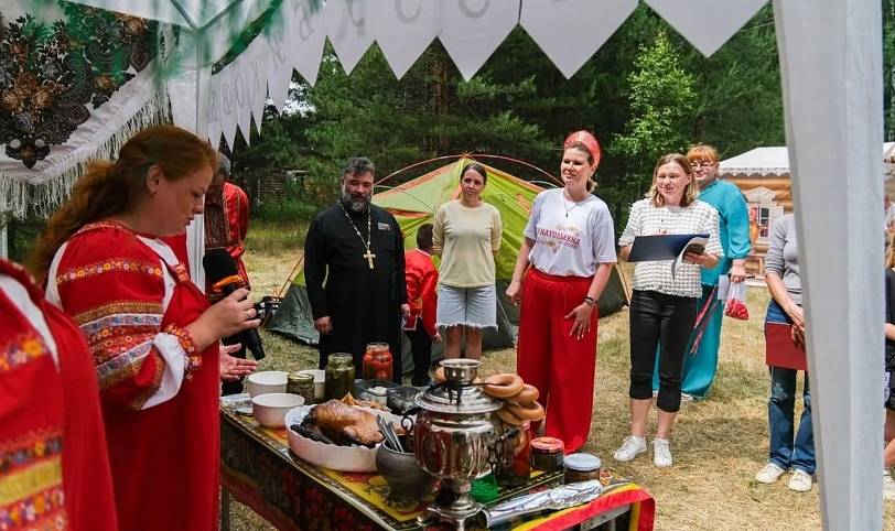 Ежегодный фестиваль семей «На солнечной поляночке» в деревне Яковлево