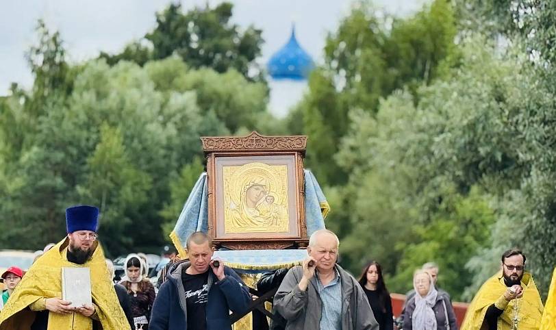 Крестный ход и молебен в деревне Грибаново