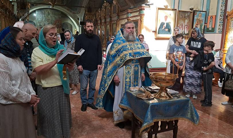 Награждение медалью «За помощь фронту» в Преображенском храме микрорайона Саввино