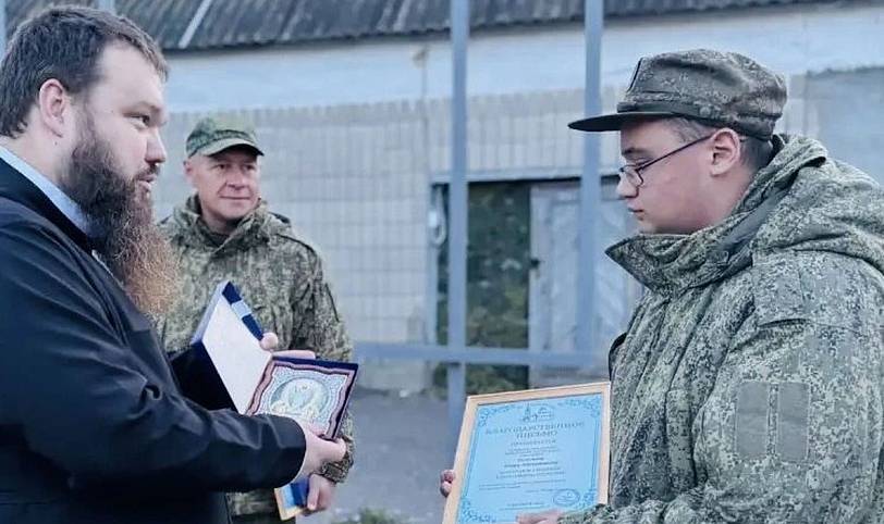 Торжественное построение в воинской части города Павловский Посад